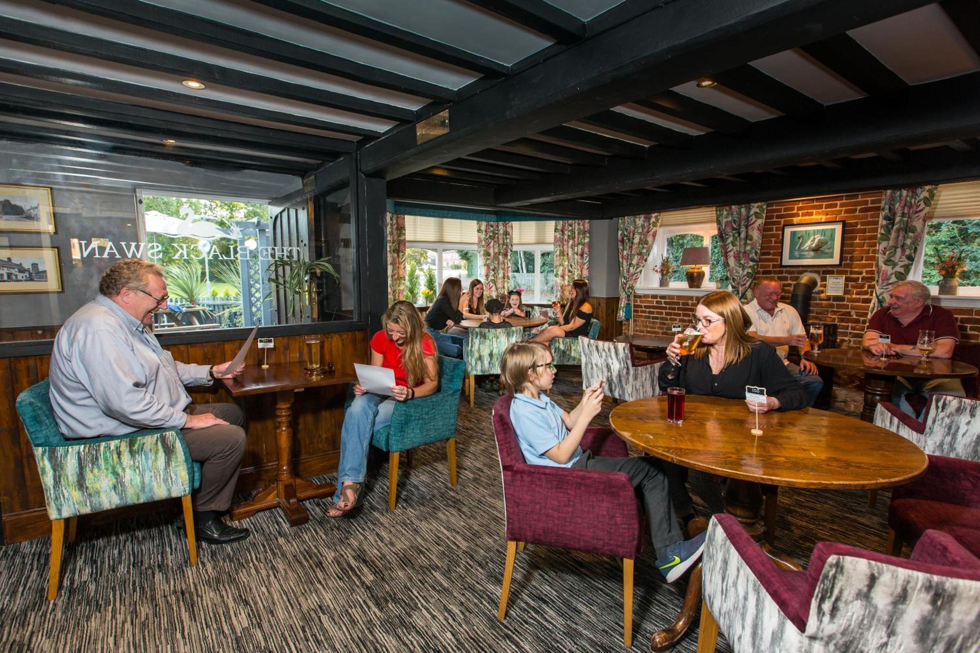 The Black Swan Inn Horsham St Faith Extérieur photo