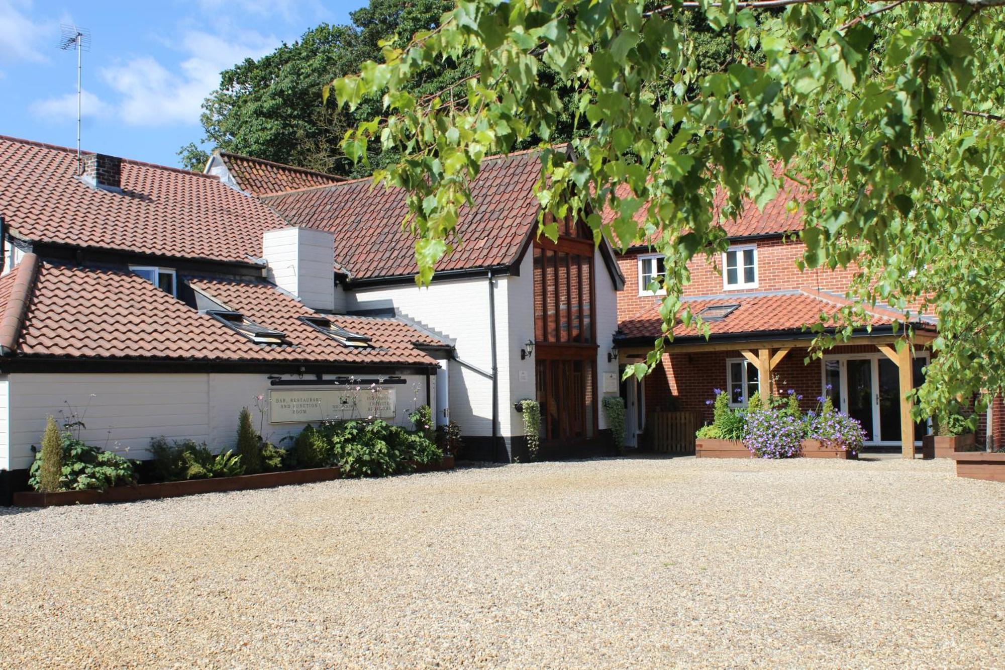 The Black Swan Inn Horsham St Faith Extérieur photo