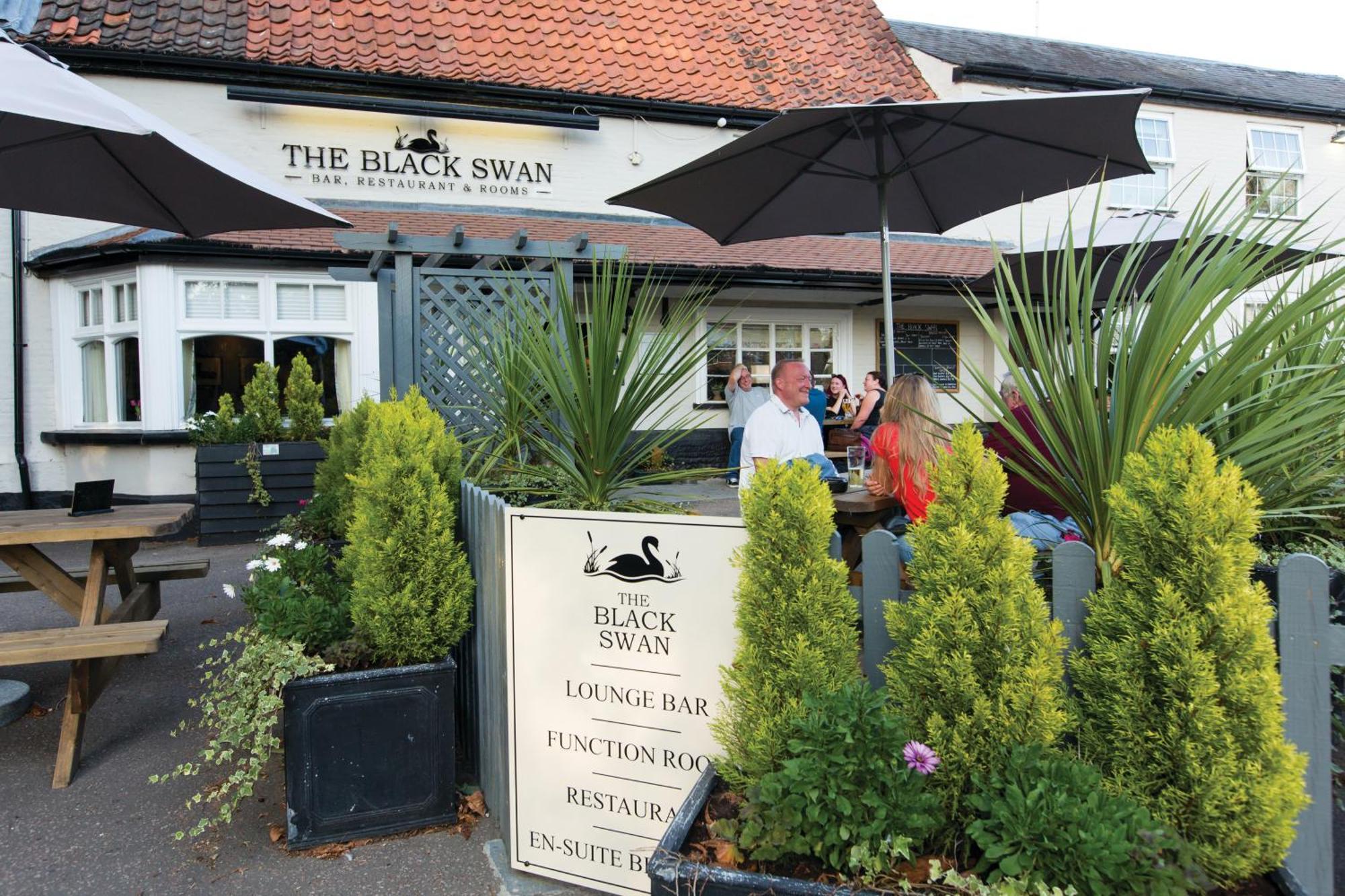 The Black Swan Inn Horsham St Faith Extérieur photo