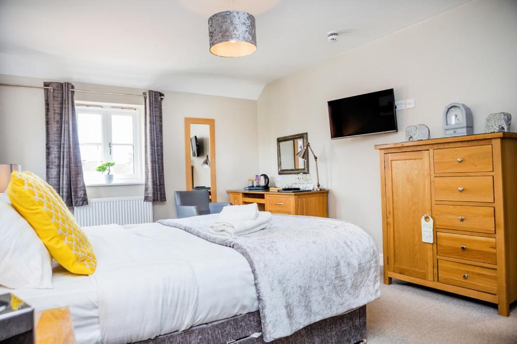 The Black Swan Inn Horsham St Faith Extérieur photo