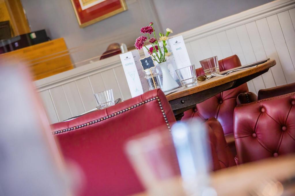 The Black Swan Inn Horsham St Faith Extérieur photo
