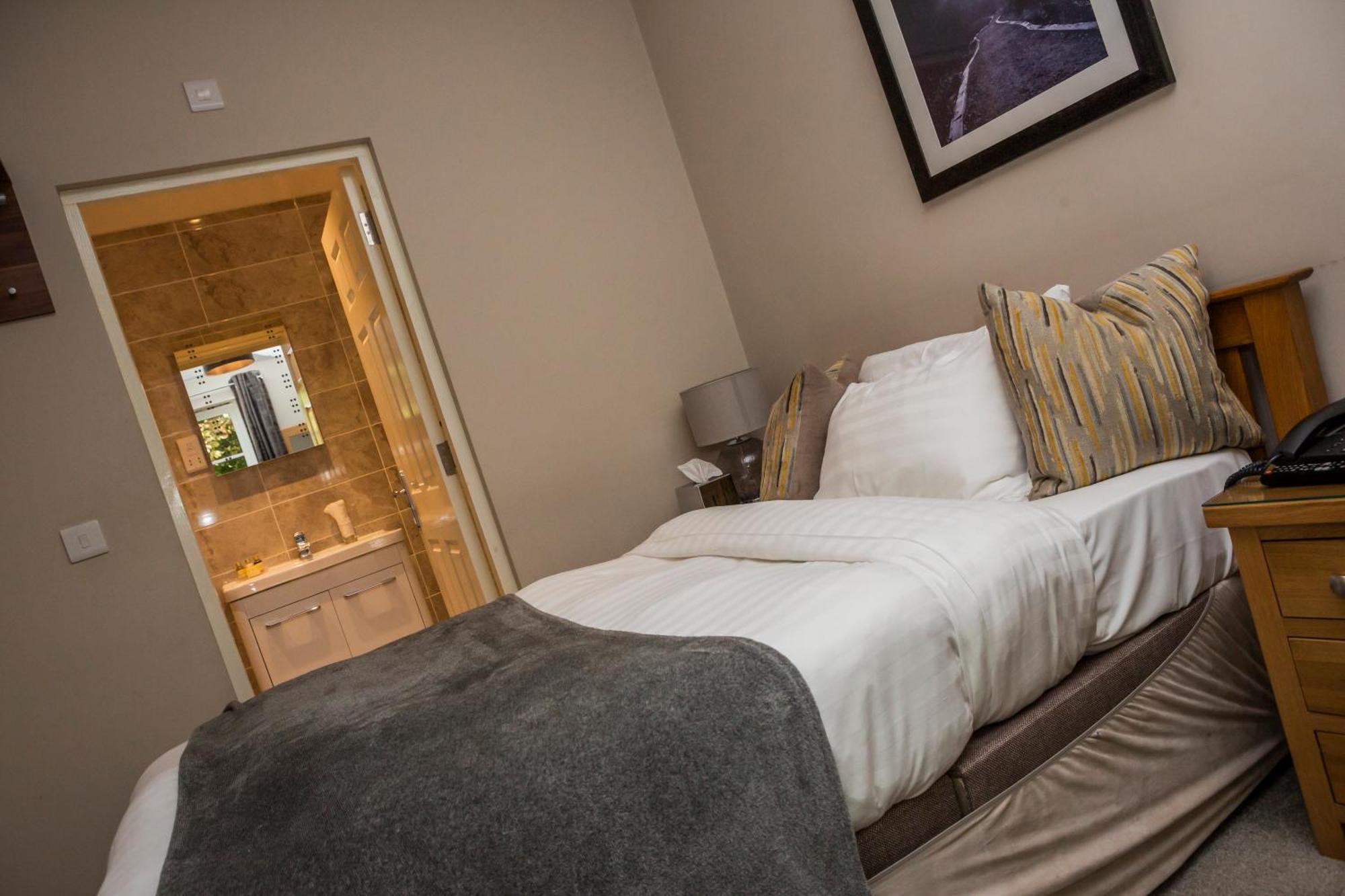 The Black Swan Inn Horsham St Faith Extérieur photo