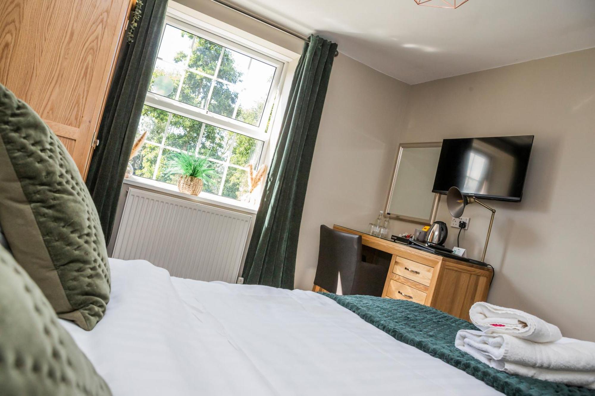 The Black Swan Inn Horsham St Faith Extérieur photo