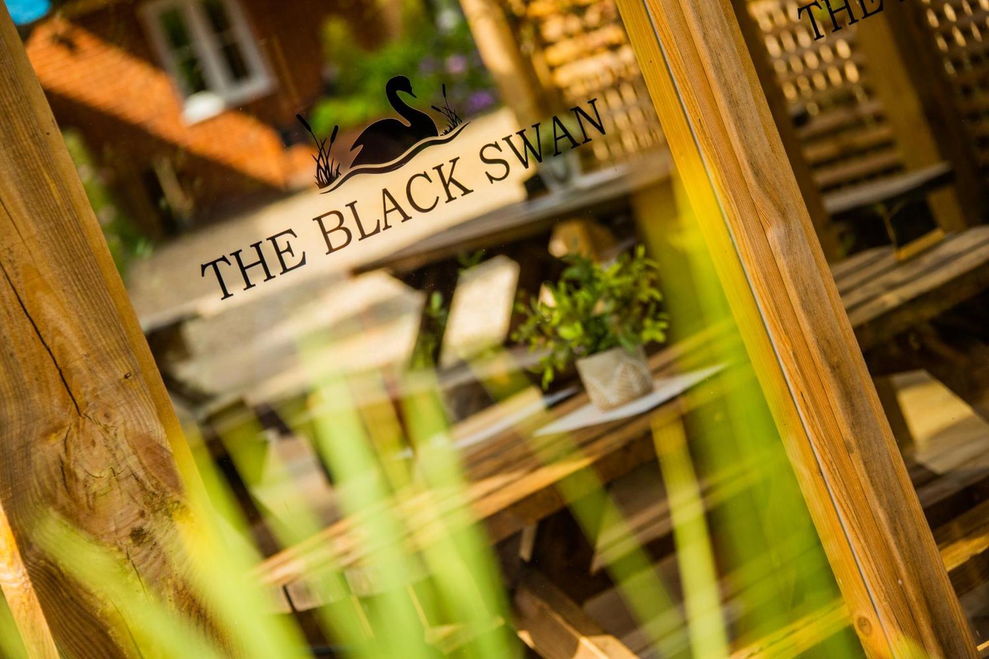 The Black Swan Inn Horsham St Faith Extérieur photo