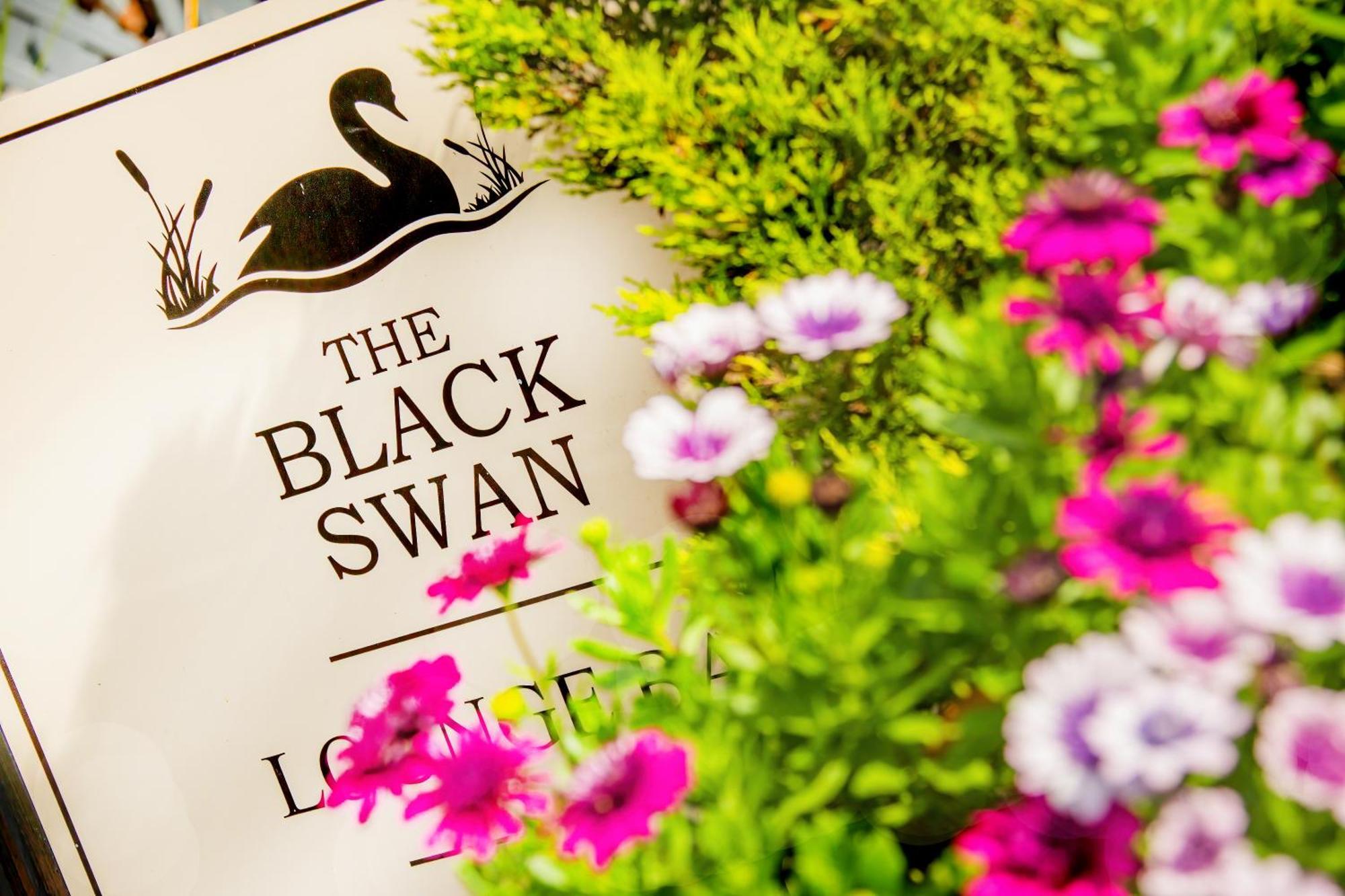 The Black Swan Inn Horsham St Faith Extérieur photo